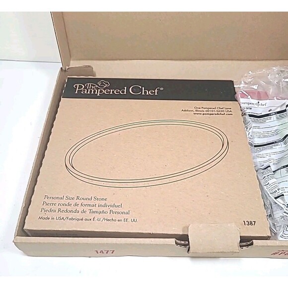 New Pampered Chef 1477 "Let’s Make Pizza" Kid’s Pizza Set stoneware - Picture 4 of 8